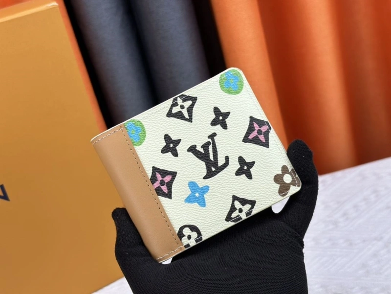 LV Wallets 4233H-0494
