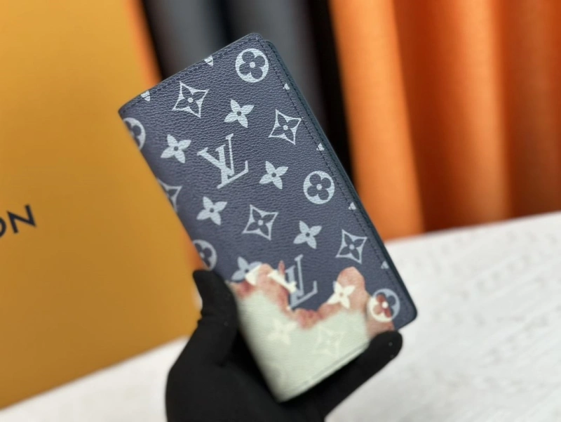 LV Wallets 4233H-0498