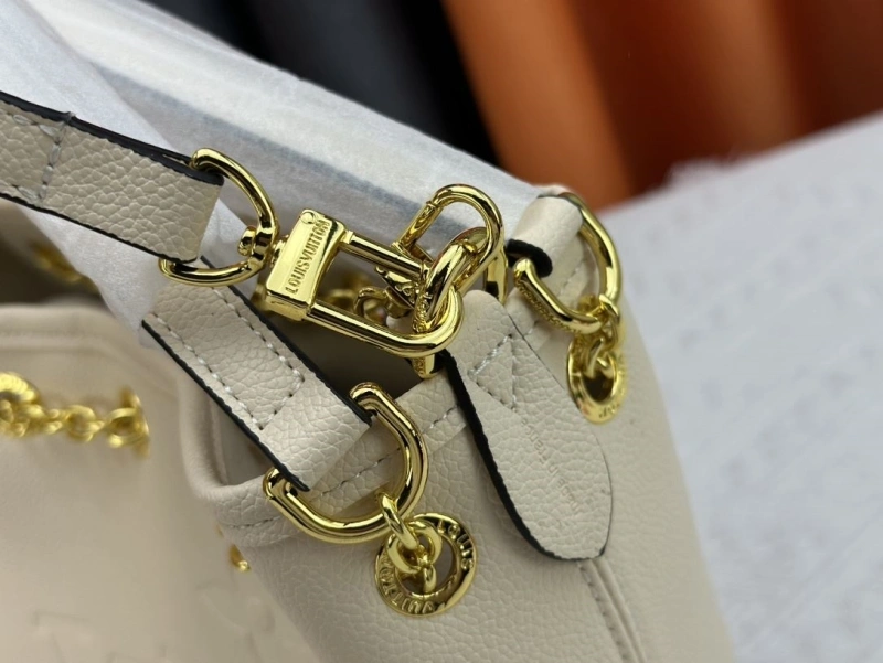 LV Shopping Bags 4233H-0517