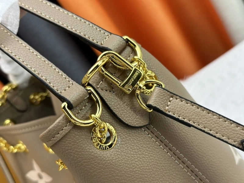 LV Shopping Bags 4233H-0518