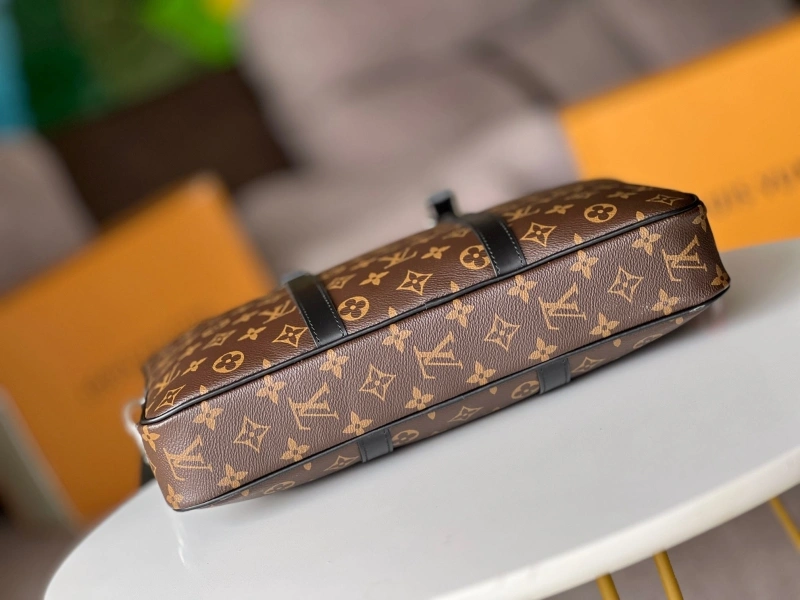 LV Mens Briefcases 4233H-0736