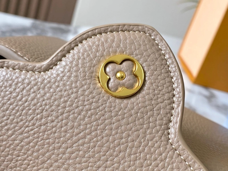 LV Capucines Bags 4233H-0843