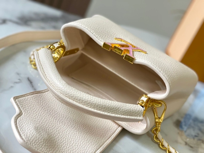 LV Capucines Bags 4233H-0845