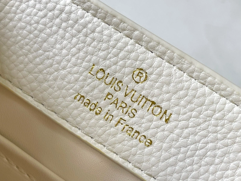 LV Capucines Bags 4233H-0847