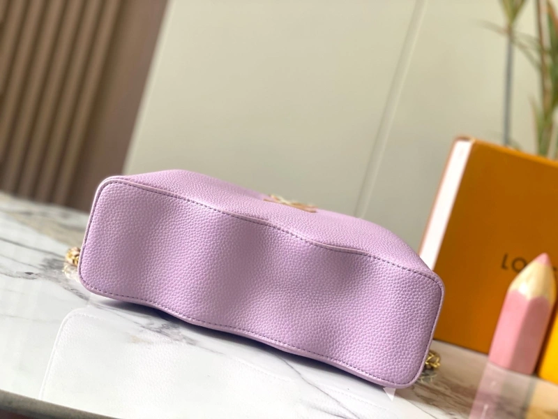 LV Capucines Bags 4233H-0866