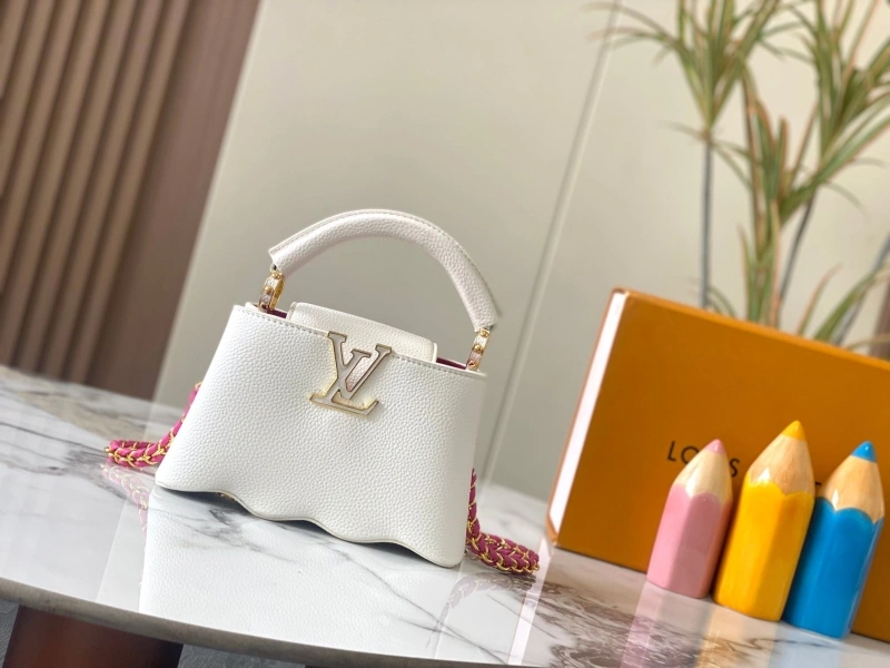 LV Capucines Bags 4233H-0868