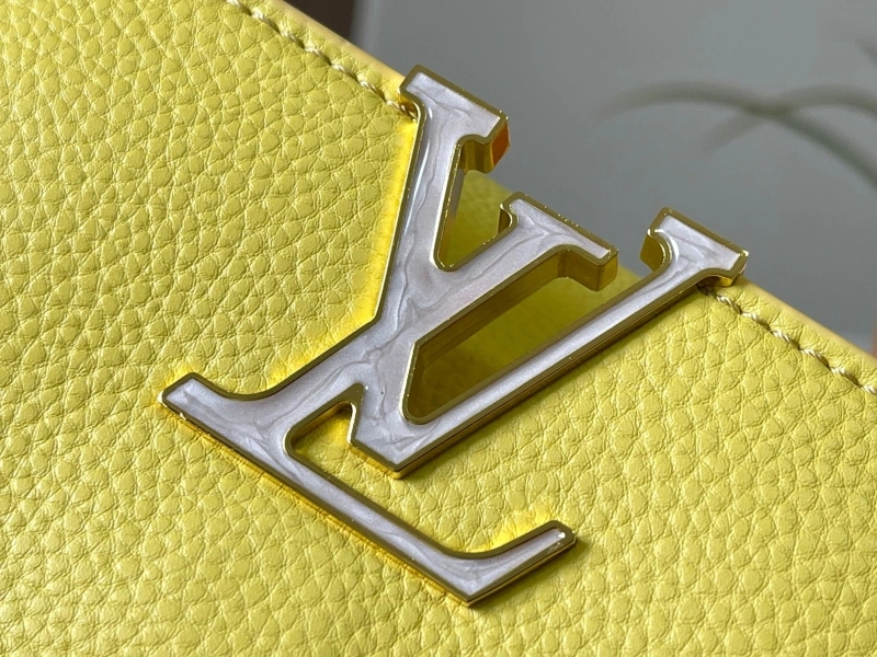 LV Capucines Bags 4233H-0871