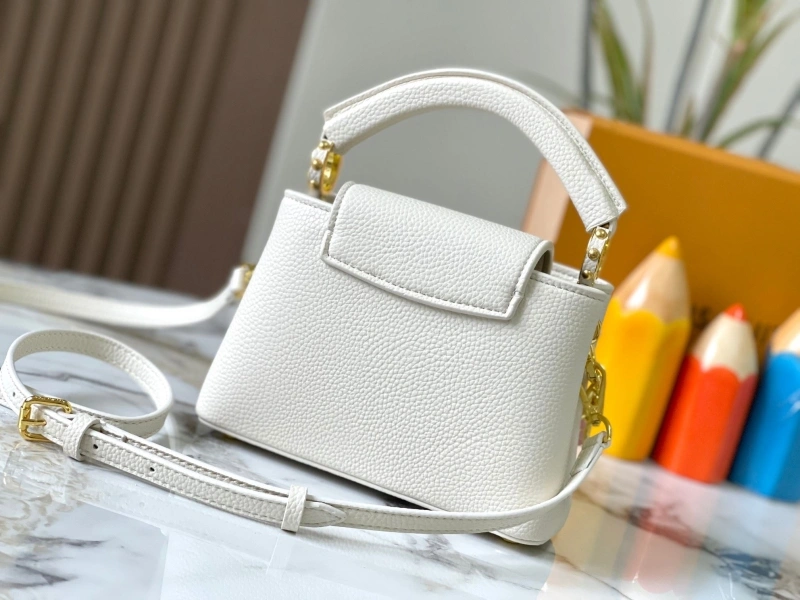 LV Capucines Bags 4233H-0873