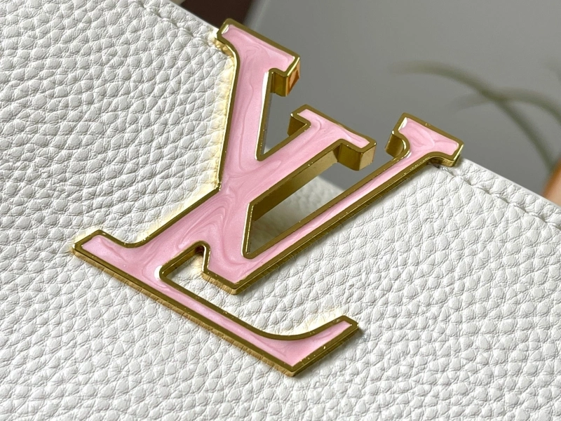 LV Capucines Bags 4233H-0874