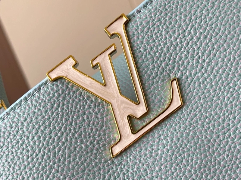 LV Capucines Bags 4233H-0886