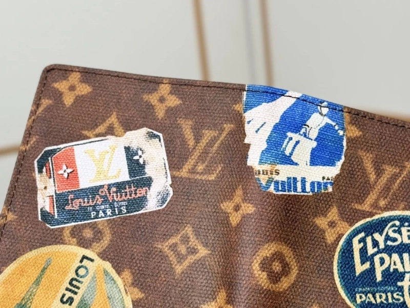 LV Wallets 4233H-0916