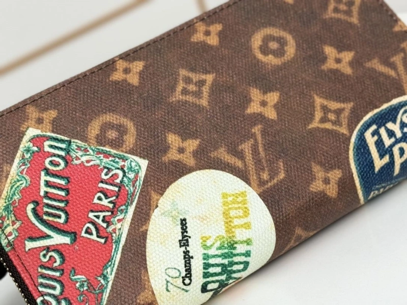 LV Wallets 4233H-0918