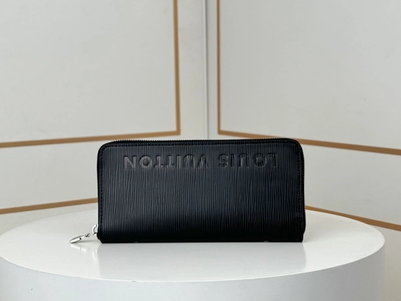 LV Wallets 4233H-0925