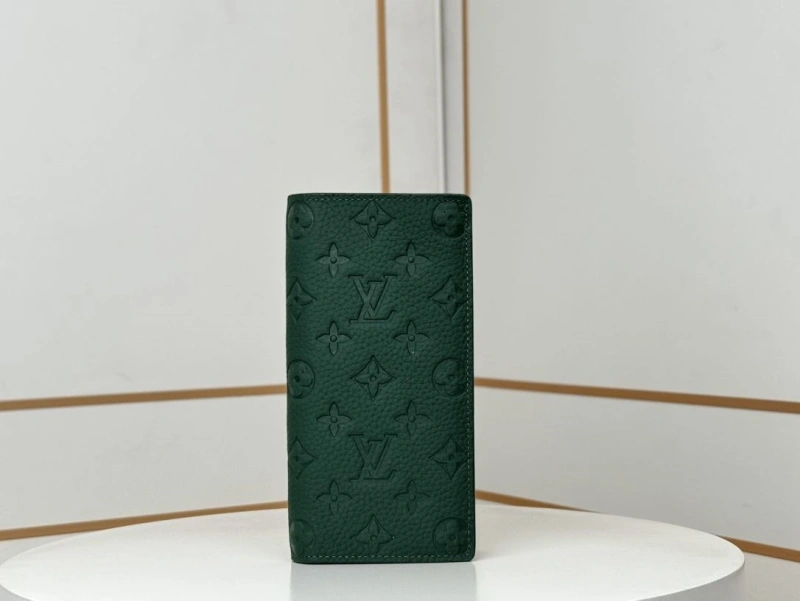 LV Wallets 4233H-0927