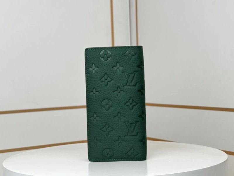 LV Wallets 4233H-0927