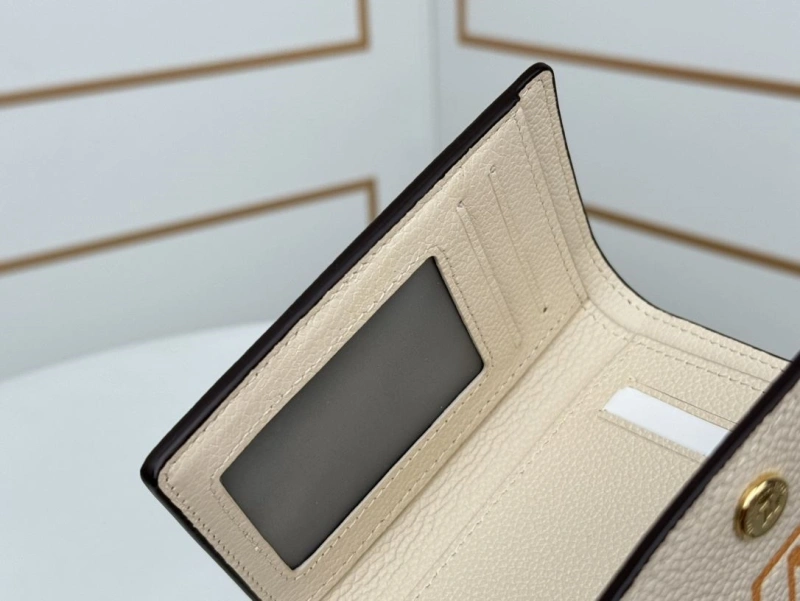 LV Wallets 4233H-0933