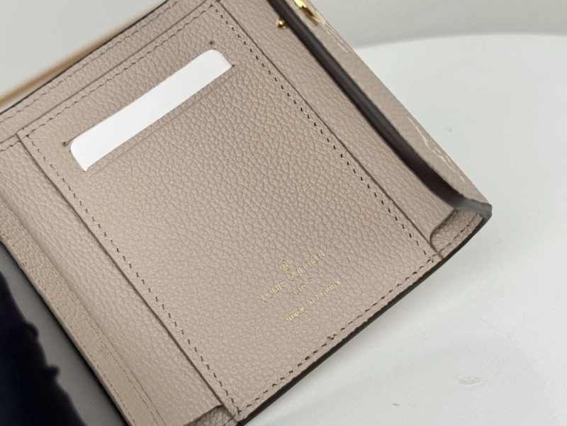 LV Wallets 4233H-0937