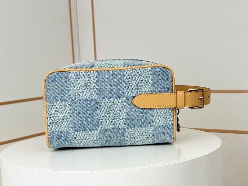 LV Wallets 4233H-0938