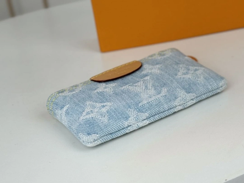 LV Wallets 4233H-0941