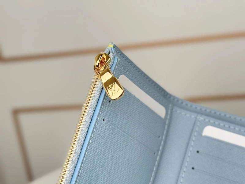 LV Wallets 4233H-0946