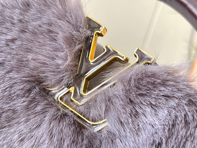 LV Capucines Bags 4233H-1199