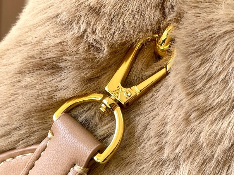 LV Capucines Bags 4233H-1209