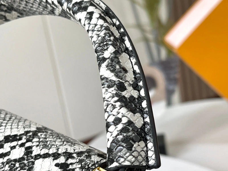LV Capucines Bags 4233H-1210