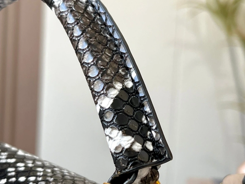 LV Capucines Bags 4233H-1215