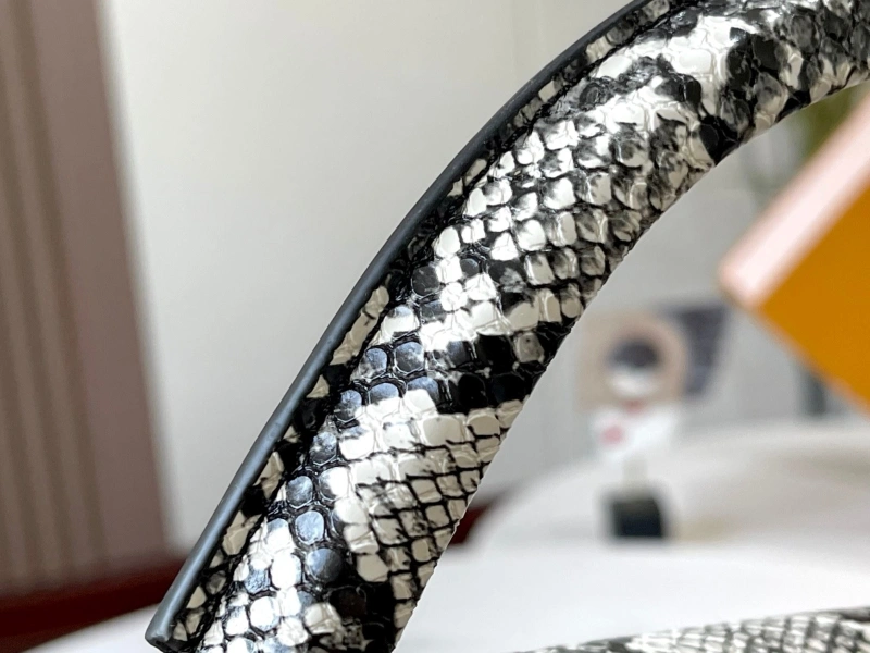 LV Capucines Bags 4233H-1218