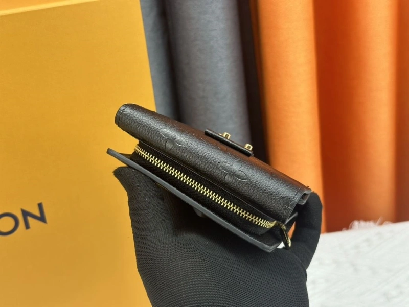 LV Wallets 4233H-1321