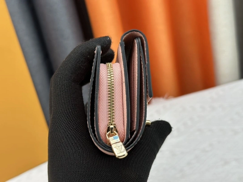 LV Wallets 4233H-1323