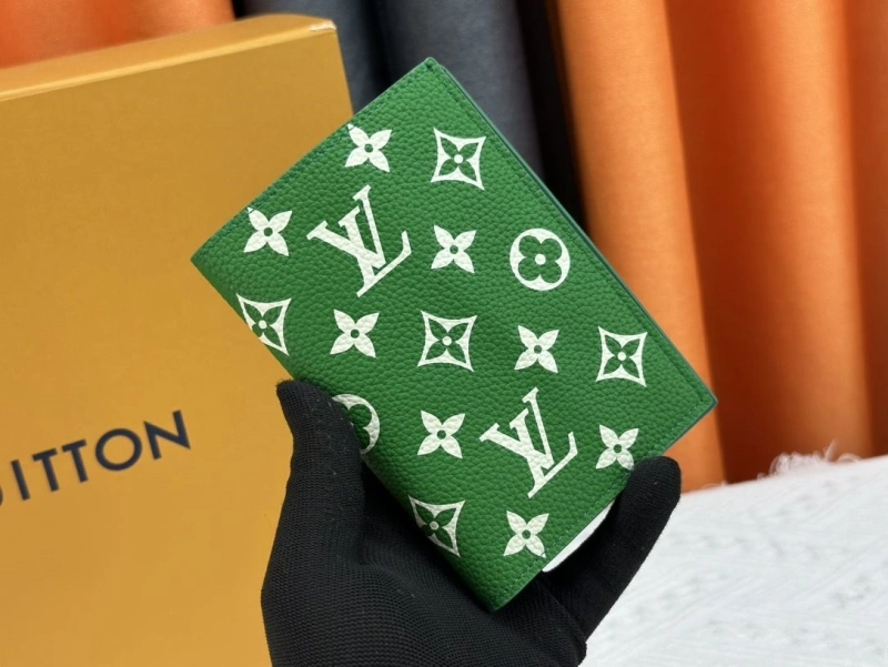LV Wallets 4233H-1334