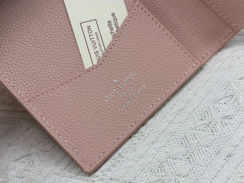 LV Wallets 4233H-1335