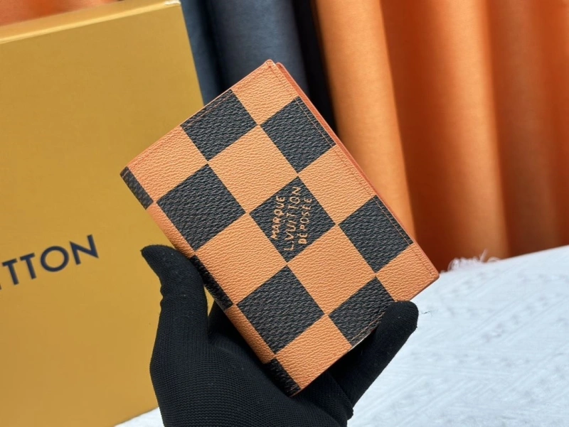 LV Wallets 4233H-1339