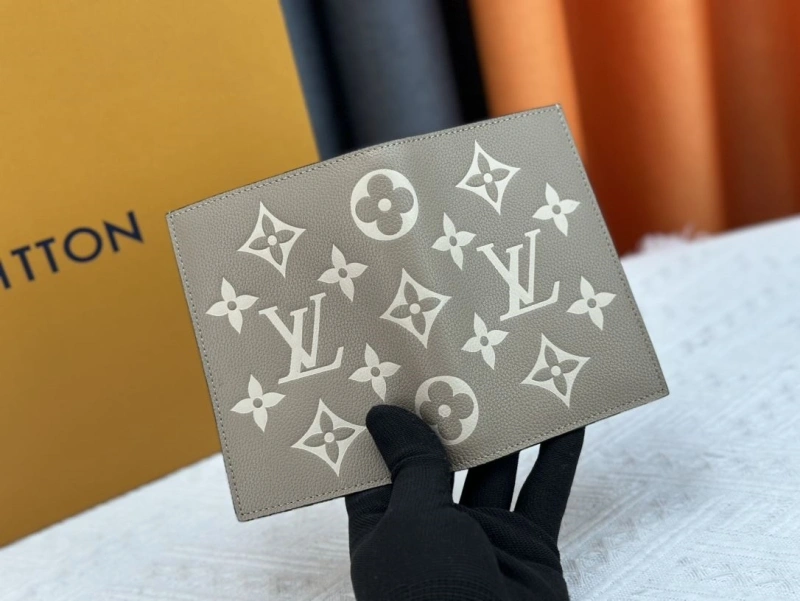 LV Wallets 4233H-1342