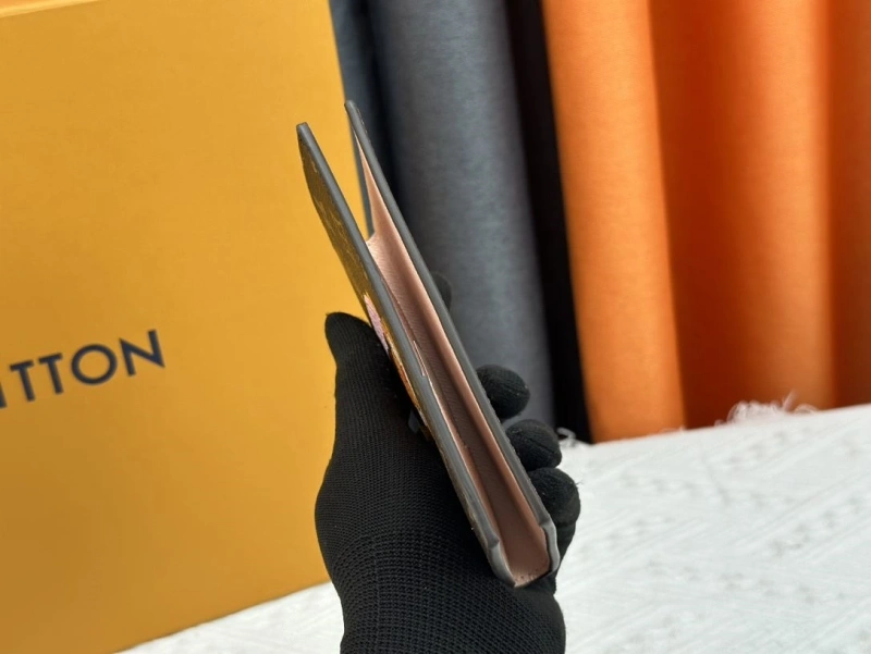 LV Wallets 4233H-1355