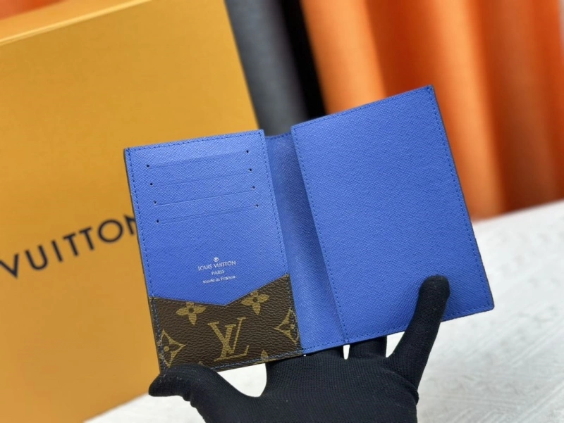 LV Wallets 4233H-1367