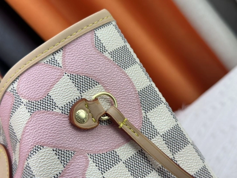 LV Shopping Bags 4233H-1381