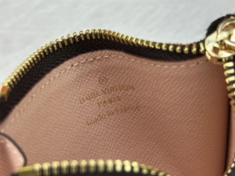LV Wallets 4233H-1517
