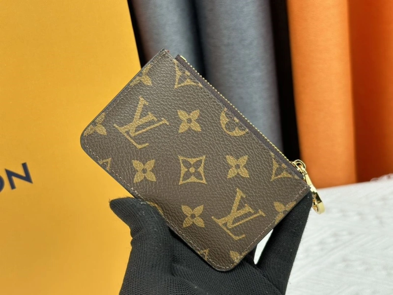 LV Wallets 4233H-1519