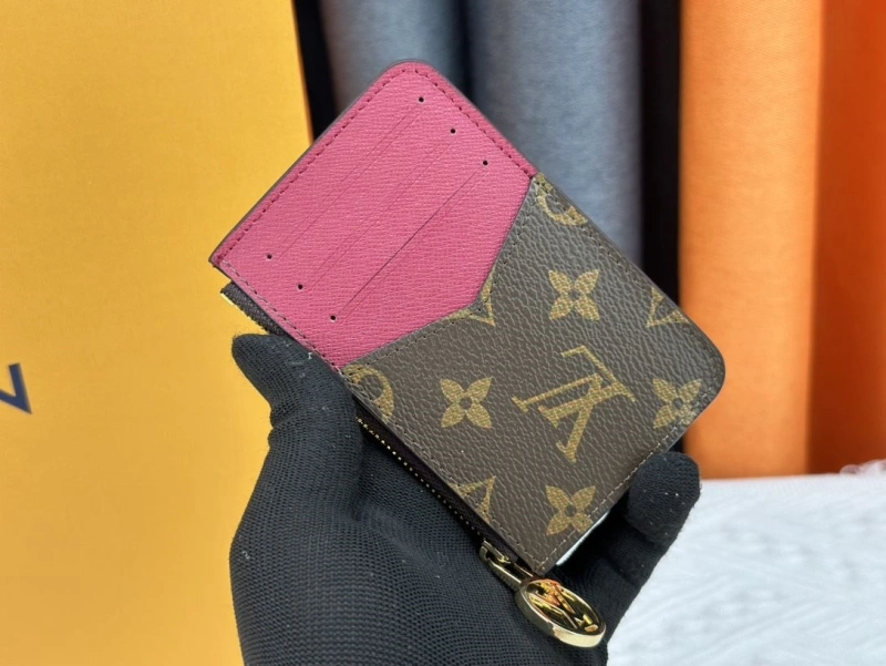 LV Wallets 4233H-1523