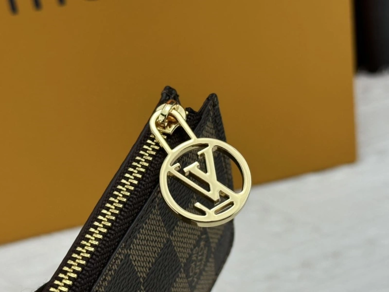 LV Wallets 4233H-1526