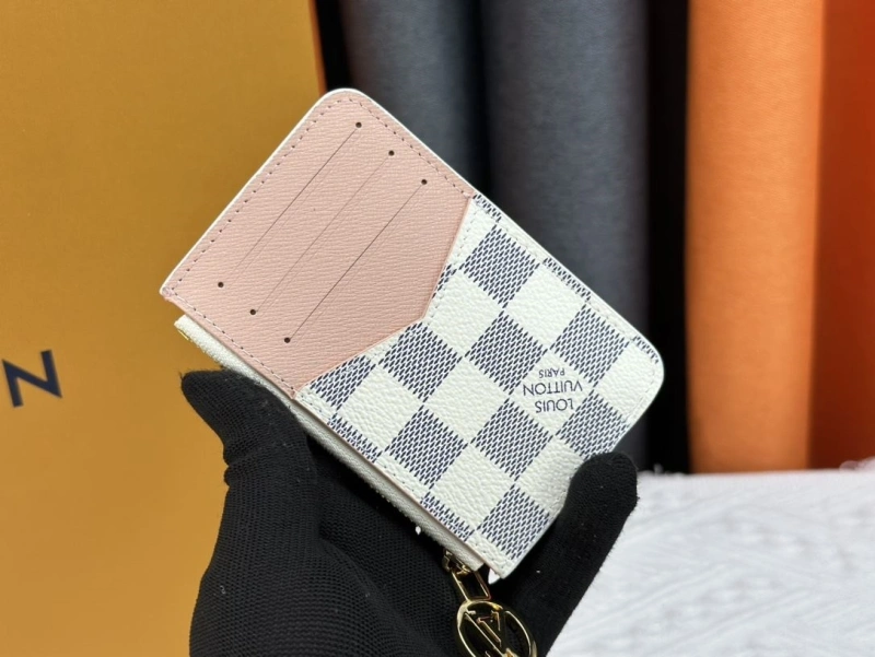 LV Wallets 4233H-1527