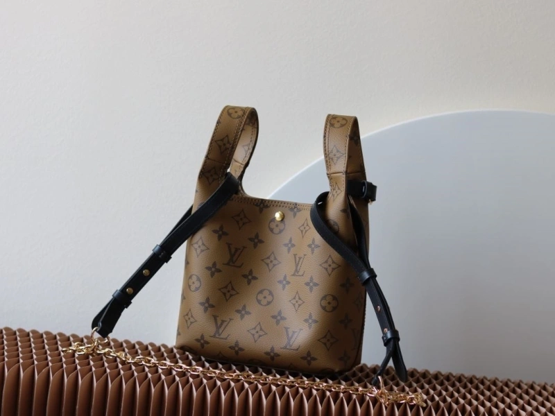 LV Shopping Bags 4233H-1556