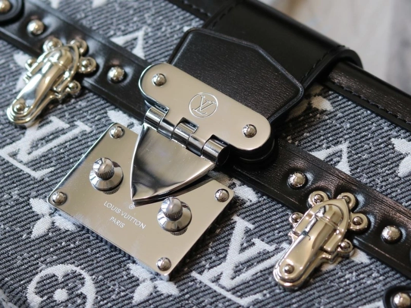 LV Box Bags 4233H-1598