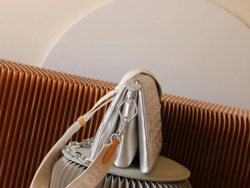 LV Satchel bags 4233H-2384