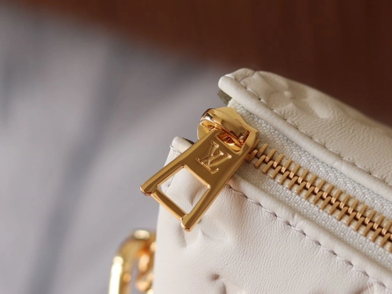LV Satchel bags 4233H-2395