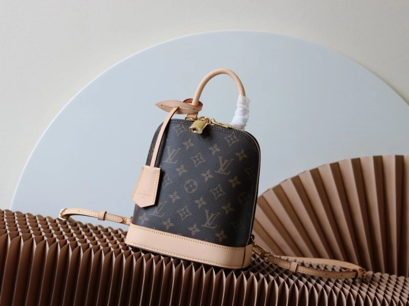 LV Backpacks 4233H-2527