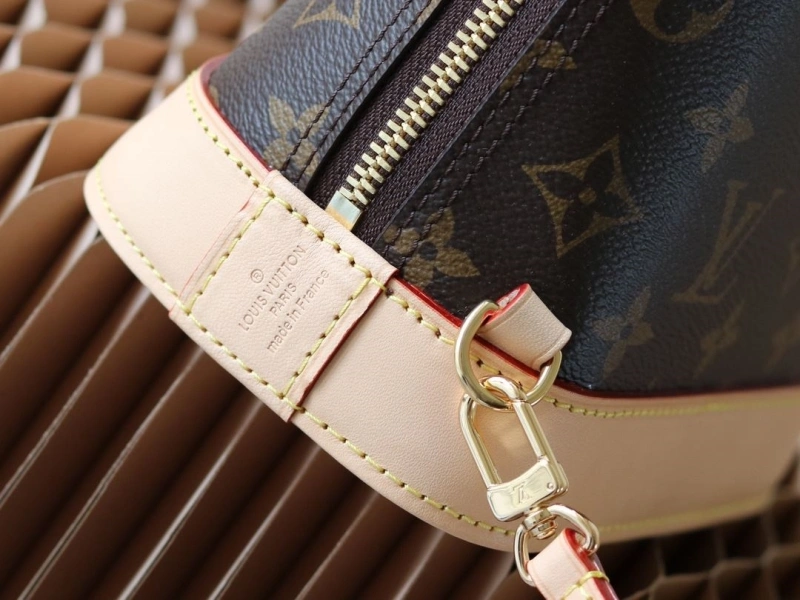 LV Backpacks 4233H-2527