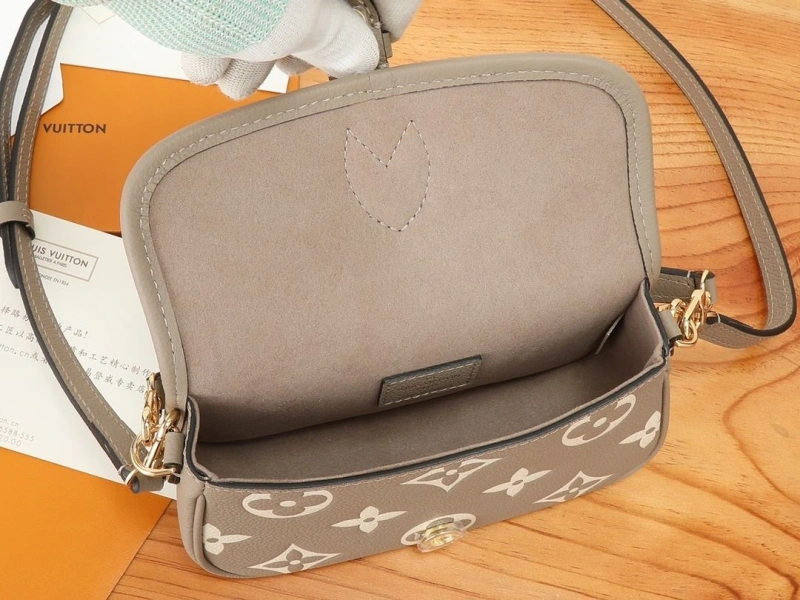LV Satchel bags 4233H-2579